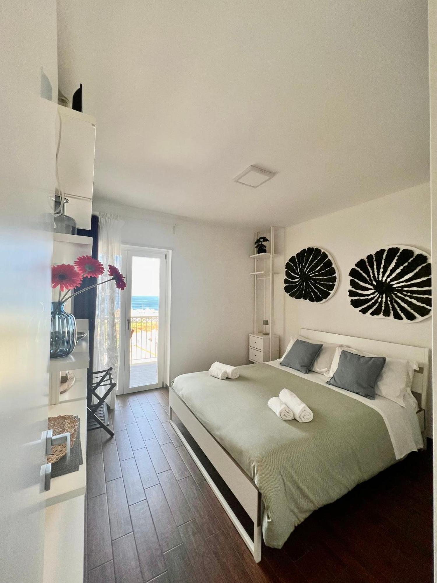 Orange Dream Hotel Polignano a Mare Værelse billede